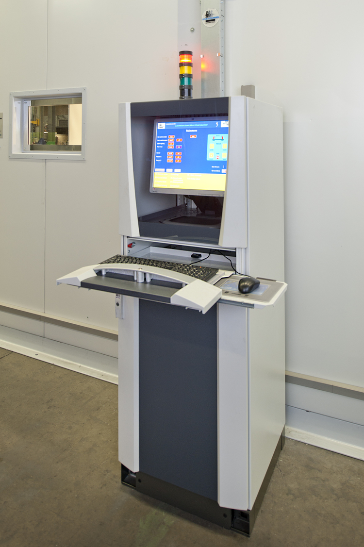 1THEMA-STRAALTECHNIEKENBedieningspaneelstraalrobot.jpg